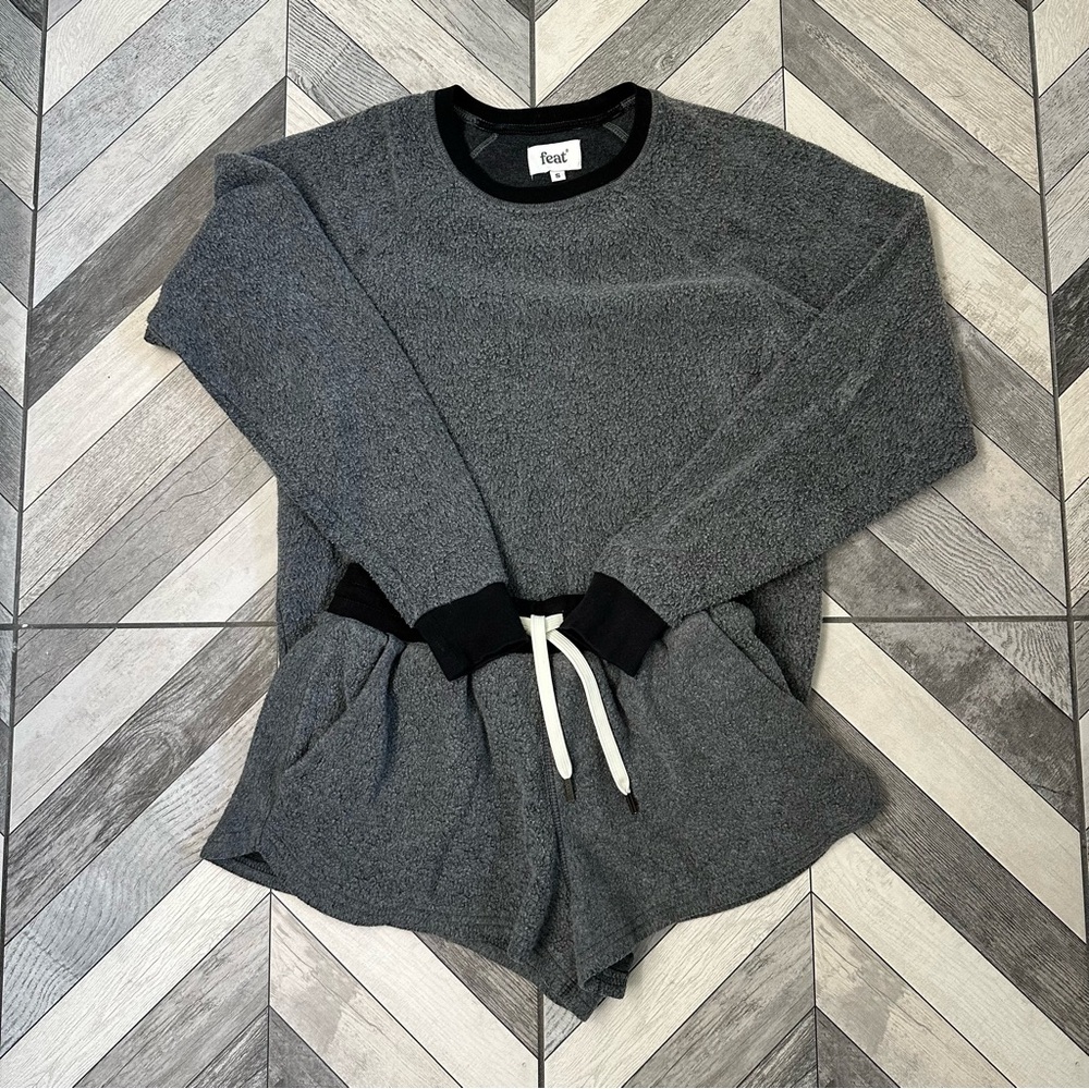Feat Blanketblend Crewneck Sweater & Shorts Set